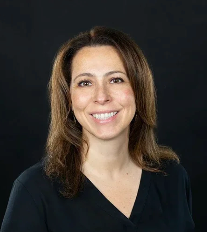 Shana Leone